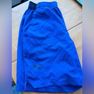 Mens like new condition Under Armour shorts